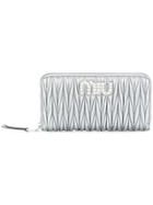 Miu Miu Quilted Zipped Wallet - Metallic