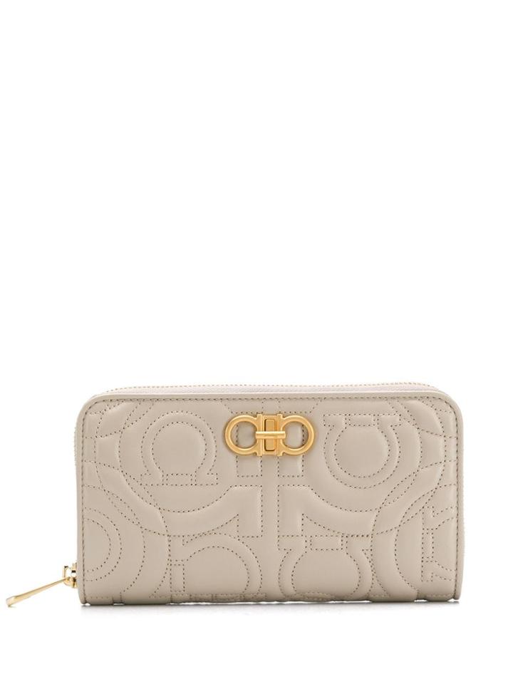 Salvatore Ferragamo Logo Embossed Chain Wallet - Neutrals