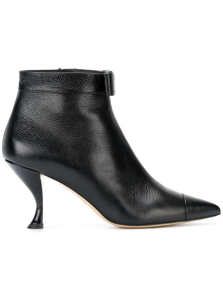 Thom Browne Bowed Curved Heel Bootie In Pebble Grain Leather - Black