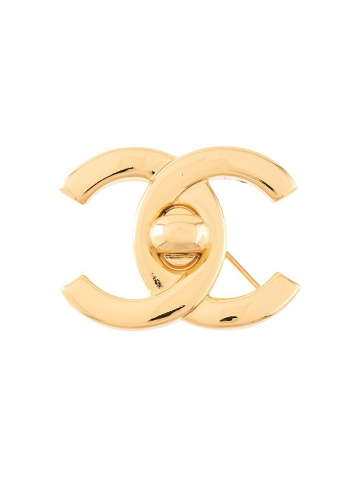 Chanel Pre-owned Logos Turnlock Motif Brooch - Gold