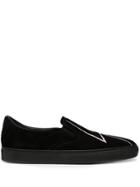 Local Authority Contrast Logo Sneakers - Black