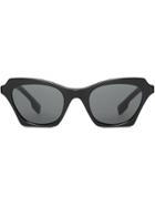 Burberry Eyewear Butterfly Frame Sunglasses - Black