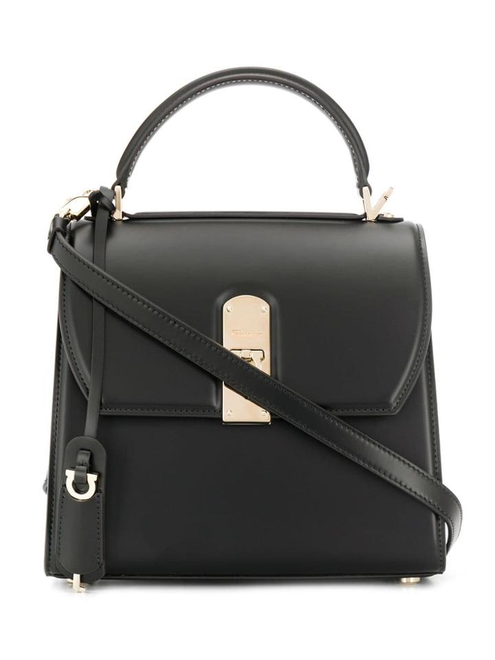 Salvatore Ferragamo Logo Plaque Shoulder Bag - Black