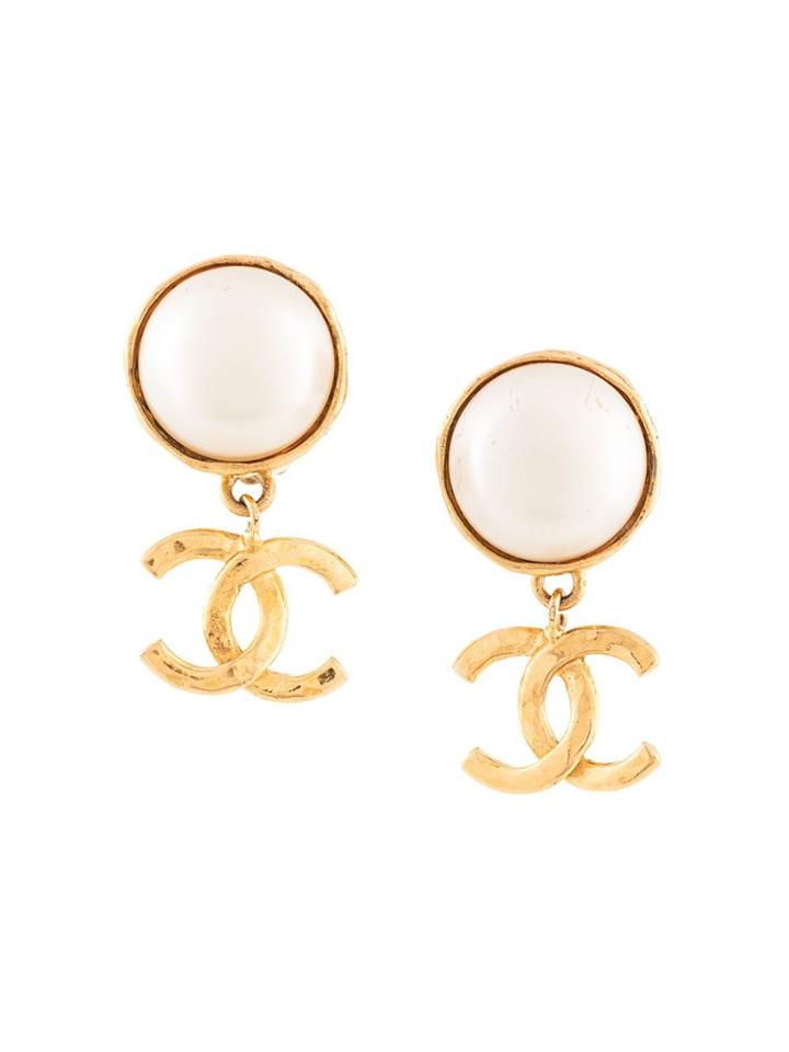 Chanel Vintage Pearl Cc Swing Earrings - White