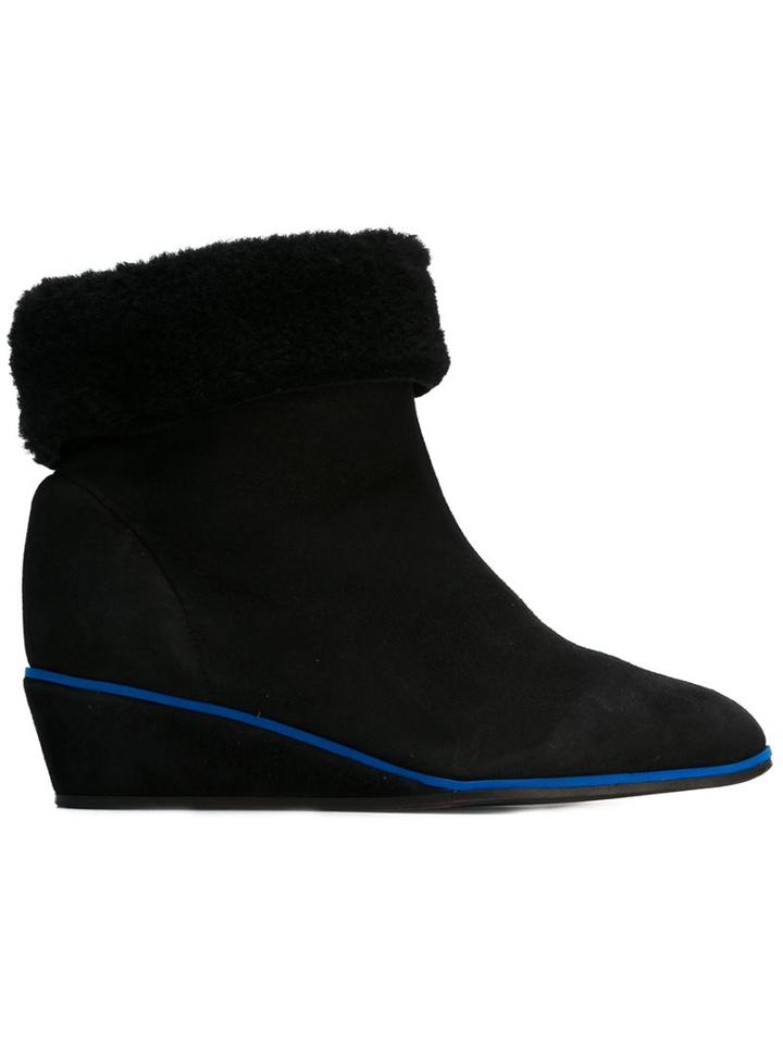 Minimarket 'milkyway' Boots