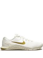 Nike Wmns Nike Metcon 4 Chmp Sneakers - Neutrals