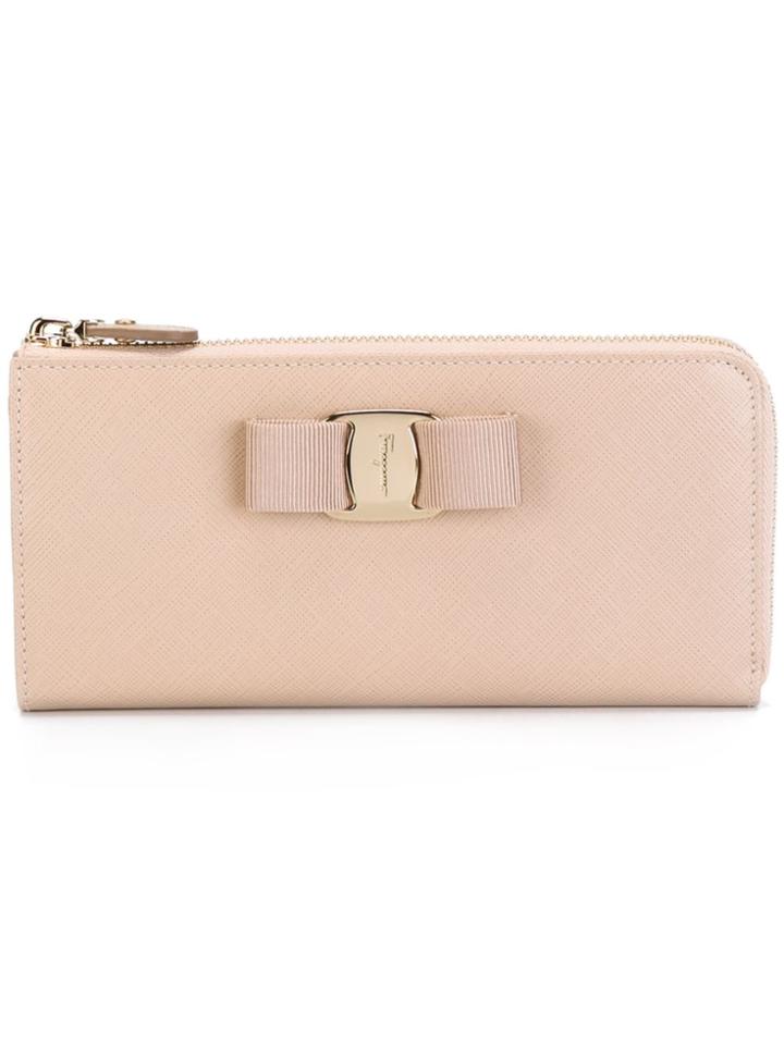 Salvatore Ferragamo 'vara' Wallet - Nude & Neutrals