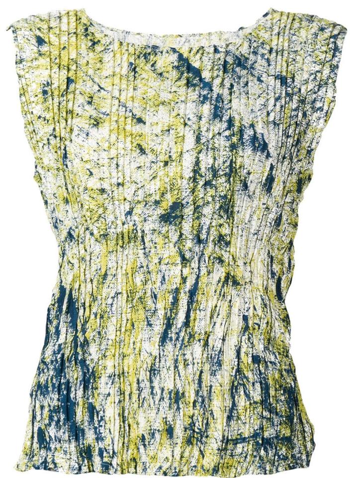 Issey Miyake Men Sleeveless Plisse Top - Yellow
