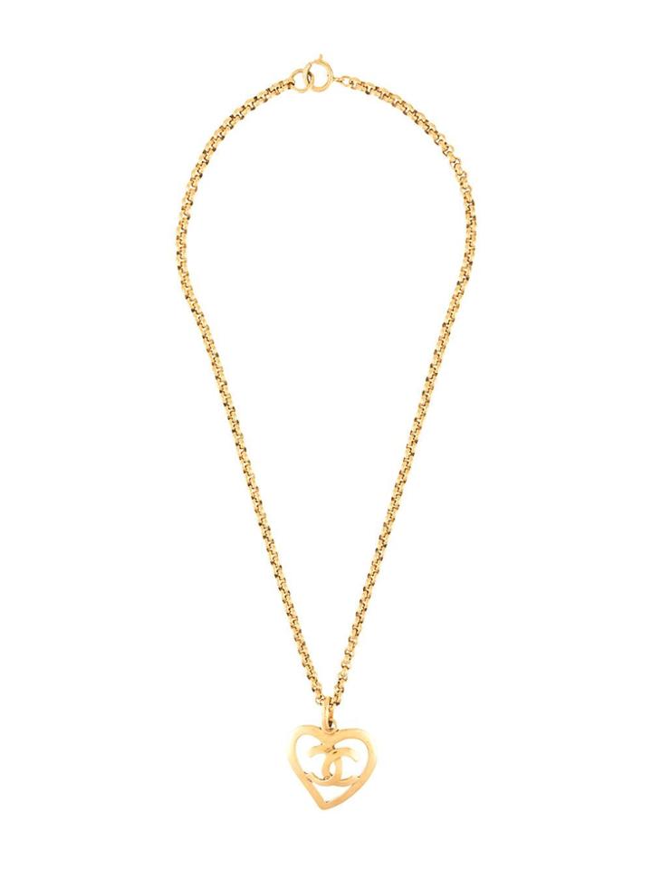 Chanel Vintage Heart Cc Cutout Necklace - Gold