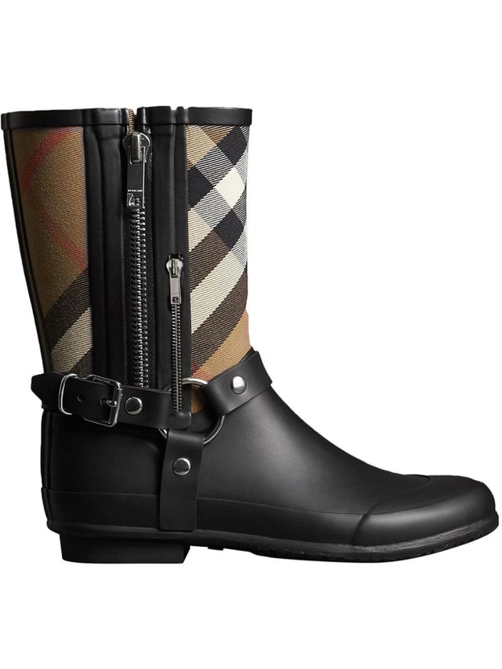 Burberry Buckle And Strap Detail Check Rain Boots - Black