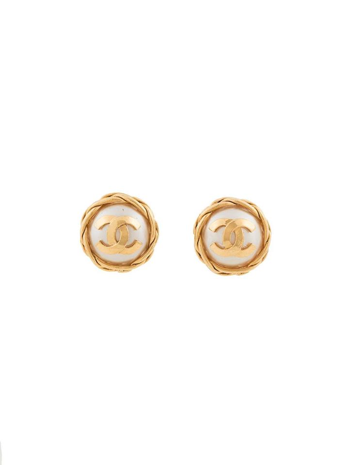 Chanel Vintage Edge Design Round Pearl Earrings - Gold
