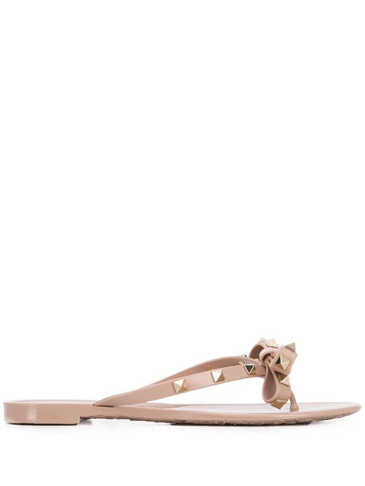 Valentino Valentino Garavani Rubber Rockstud Thong - Neutrals