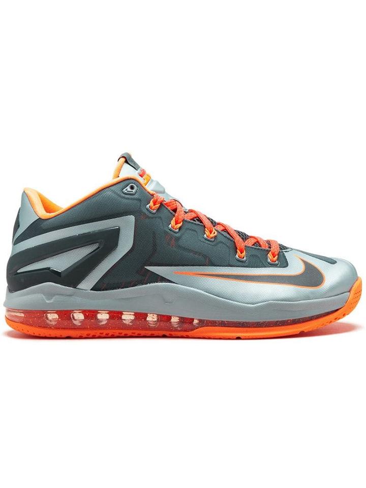 Nike Max Lebron Xi Low Sneakers - Grey