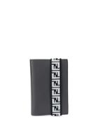 Fendi Fendi Mania Logo-strap Cardholder - Grey