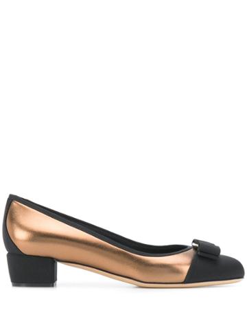 Salvatore Ferragamo Vara Cb Pumps - Gold