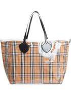 Burberry The Giant Reversible Tote In Plastic And Vintage Check - Nude