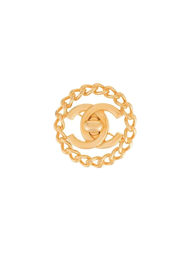 Chanel Vintage Chain Cc Turnlock Brooch - Gold