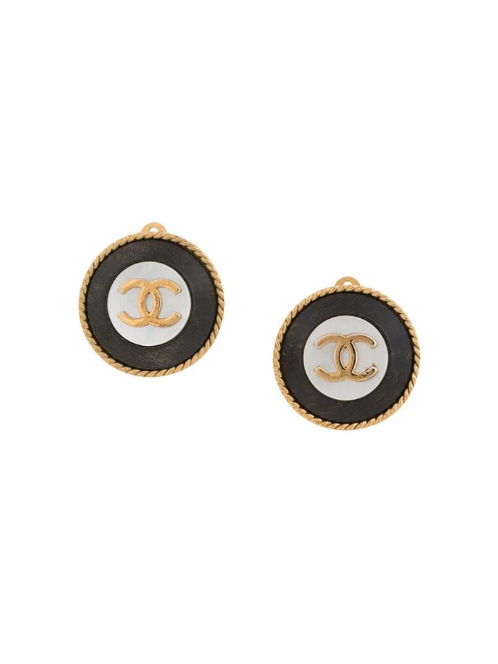 Chanel Vintage Cc Round Wood Earrings - Black