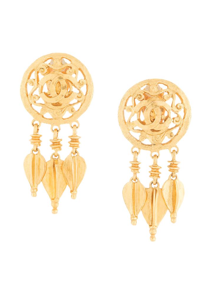 Chanel Vintage Cc Logo Fringe Clip-on Earrings - Metallic