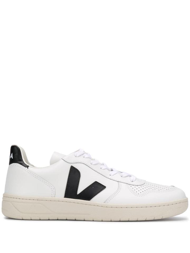 Veja V10 Trainers - White