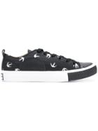 Mcq Alexander Mcqueen Swallow Low-top Sneakers - Black