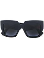 Fendi Eyewear Chunky Framed Sunglasses - Black