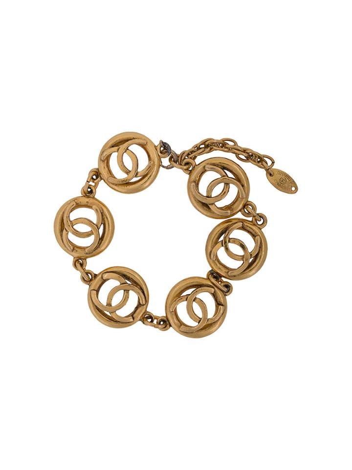 Chanel Vintage Round Cc Bracelet - Metallic