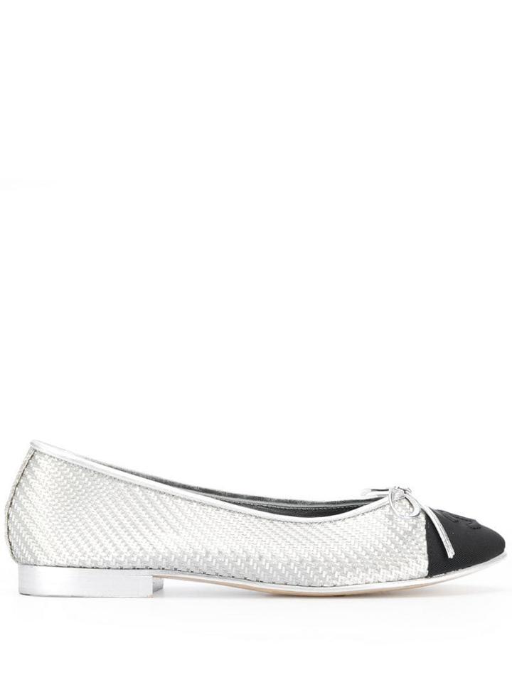 Chanel Pre-owned 2010's Contrasting Cap Toe Ballerinas - Silver