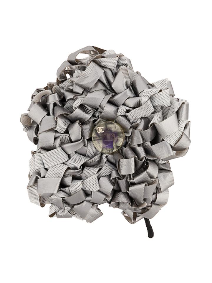 Chanel Vintage Knitted Floral Brooch - Grey