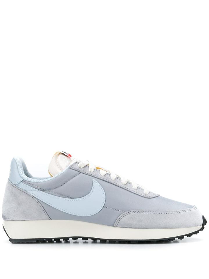 Nike Low Top Lace-up Sneakers - Grey