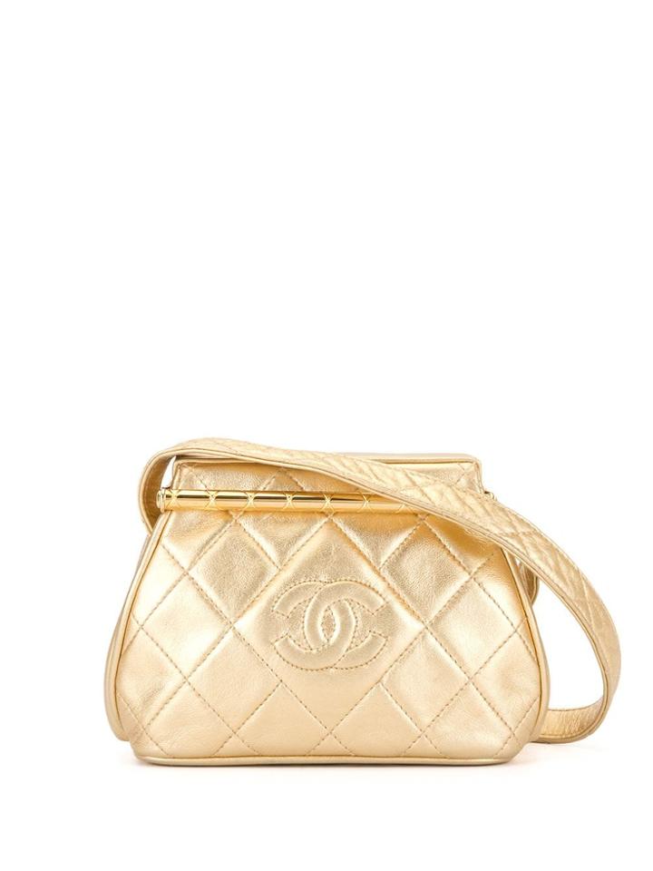 Chanel Pre-owned Clasp Shoulder Bag - Gold