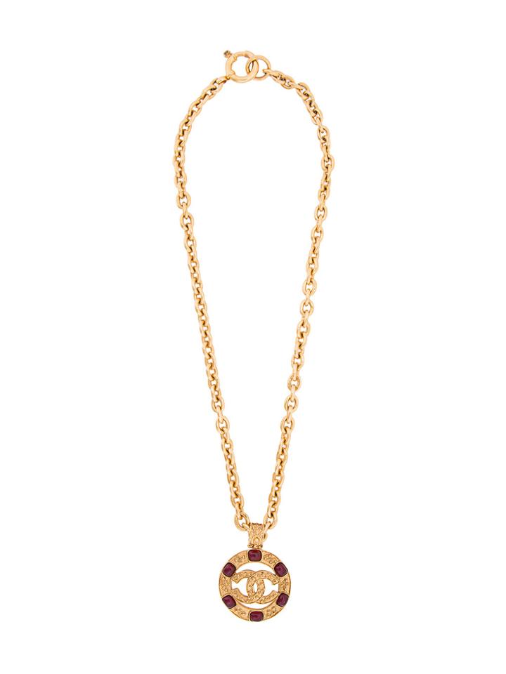 Chanel Vintage Cc Logo Chain Medallion Pendant Necklace - Metallic