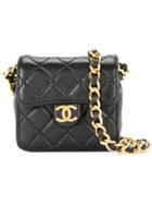 Chanel Vintage Cc Logo Mini Chain Shoulder Bag - Black