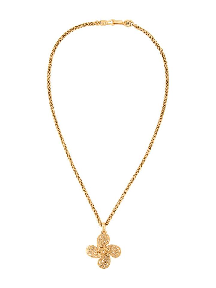 Chanel Vintage Cc Pendant Necklace - Metallic