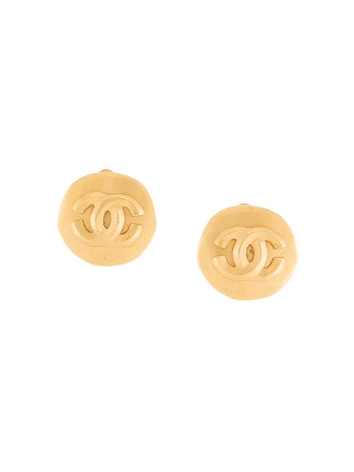 Chanel Vintage Interlocking Cc Round Earrings - Metallic