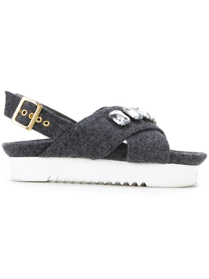 Muveil Crossover Strap Sandals