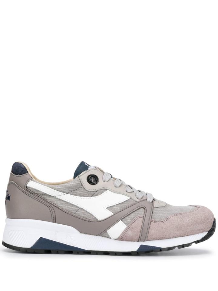 Diadora Contrast Logo Sneakers - Grey