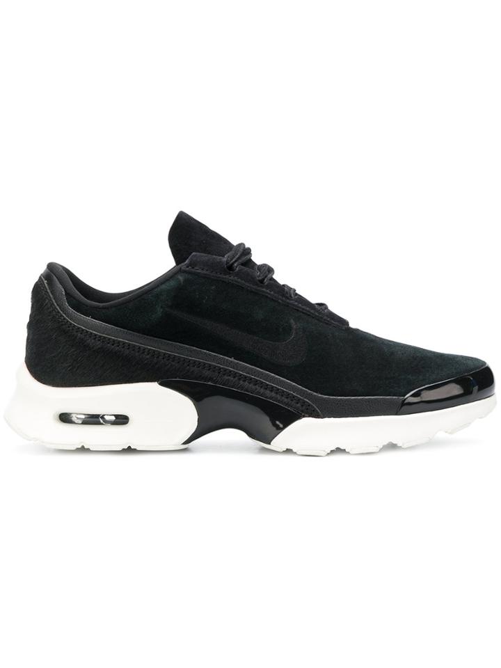 Nike Lace Up Sneakers - Black