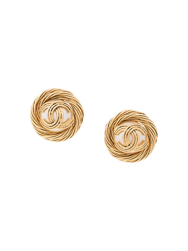 Chanel Vintage Line Embossed Round Earrings - Metallic