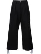 Off-white Pleated Wide Leg Short Trousers