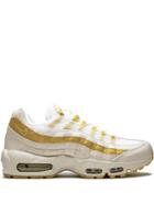Nike Wmns Air Max 95 Low Top Sneakers - Neutrals