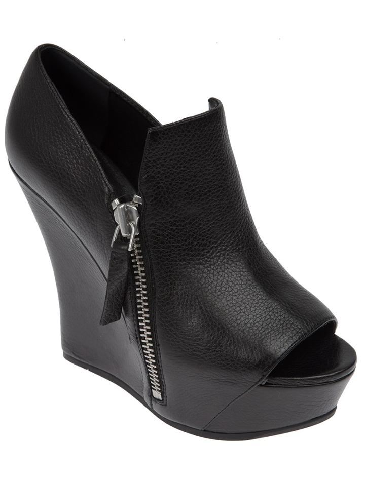 Camilla Skovgaard Wedge Pump
