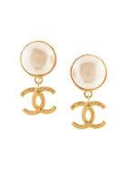 Chanel Pre-owned Faux Pearl Cc Swinging Earrings - Gold