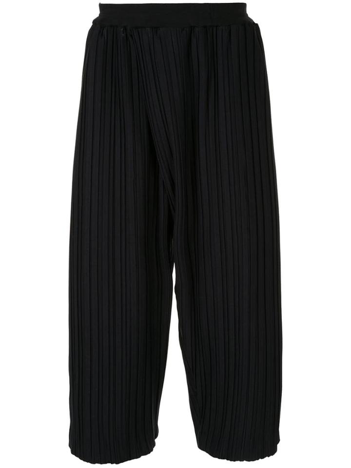 Julius Micro-pleated Cropped Trousers - Black