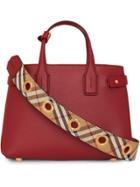 Burberry The Small Banner In Grainy Leather - Red