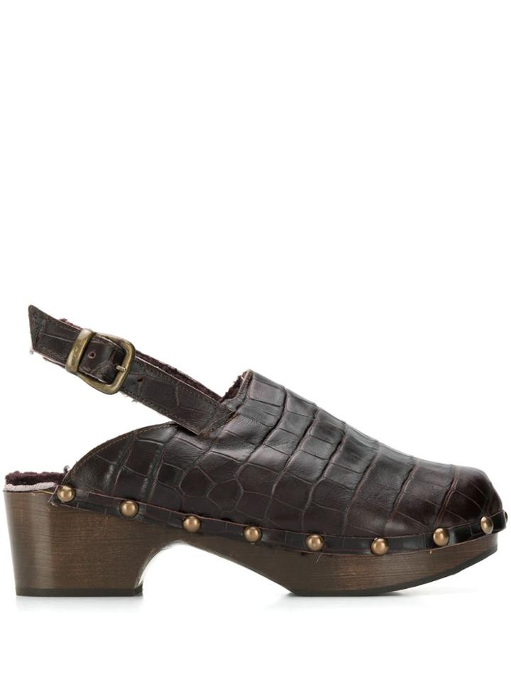 Avec Modération Ruka Embossed Style Clogs - Brown