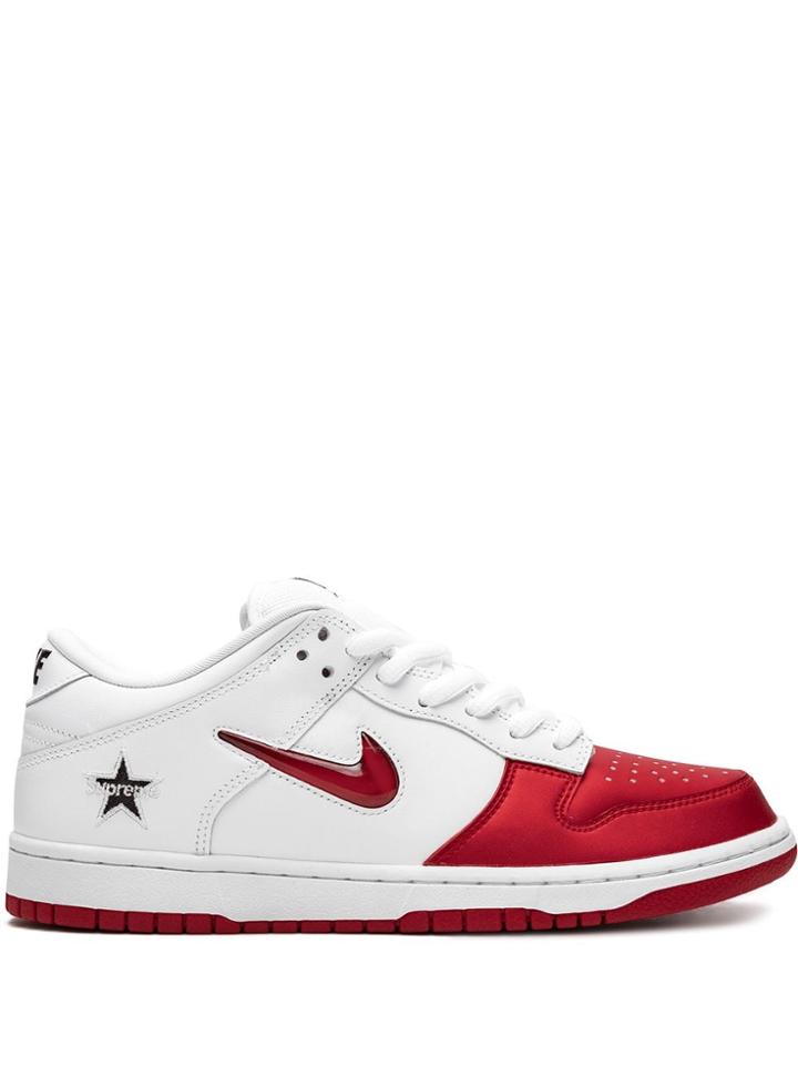 Nike X Supreme Sb Dunk Low Sneakers - Red