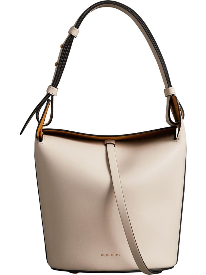 Burberry The Small Leather Bucket Bag - Nude & Neutrals