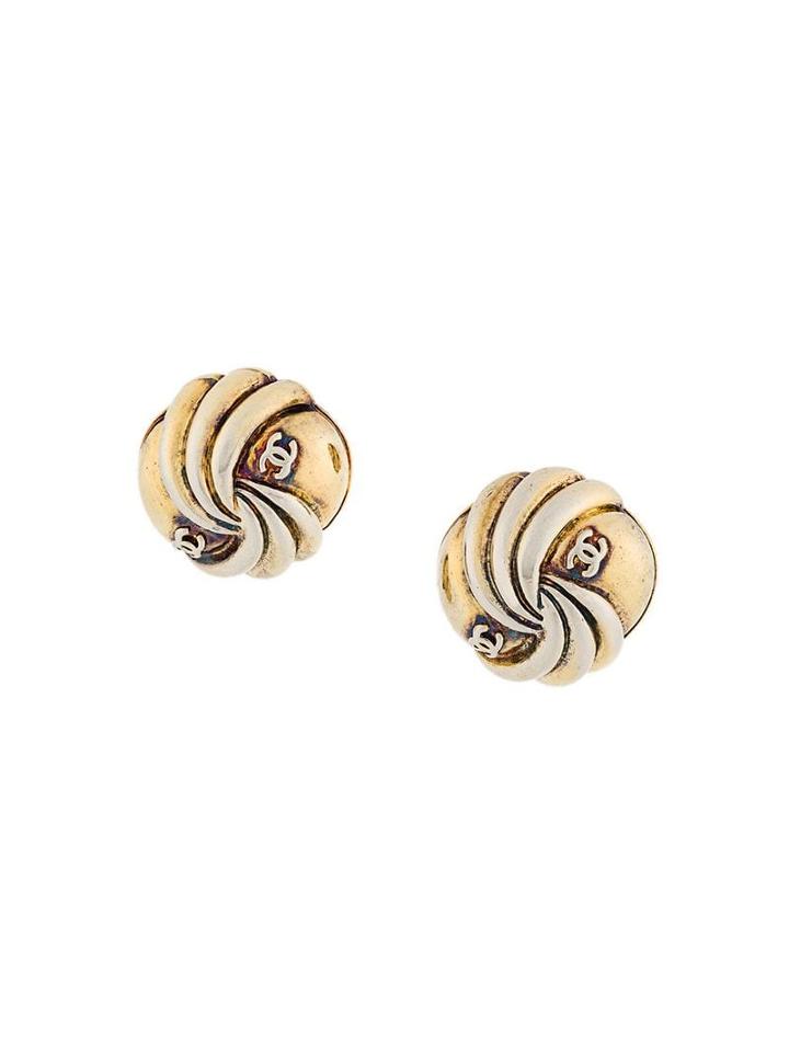 Chanel Pre-owned Cc Swirl-effect Earrings - Metallic