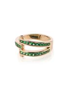 Retrouvai Gold And Emerald Magna Ring - Metallic